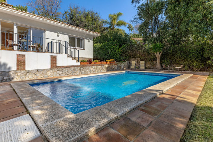 Image No.1-4 Bed Villa for sale