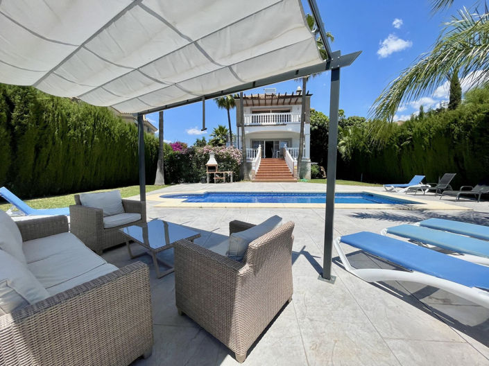 Image No.1-4 Bed Villa for sale