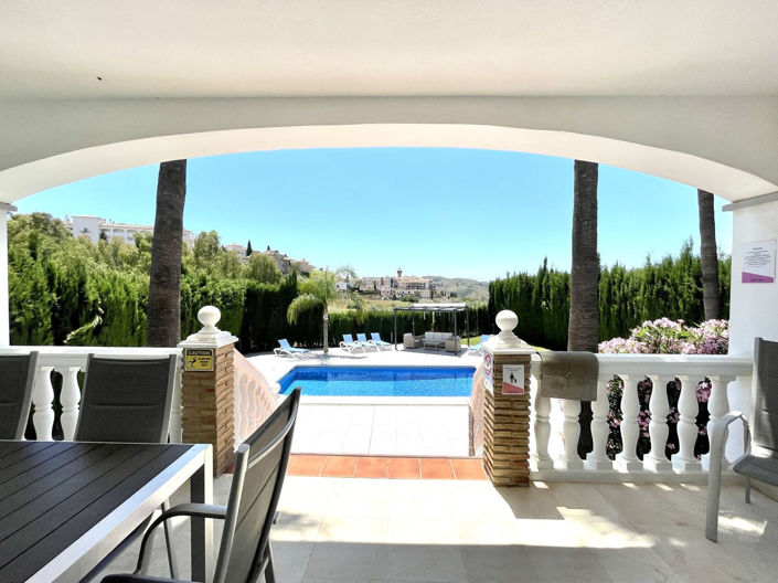 Image No.1-Villa de 4 chambres à vendre à Mijas Golf