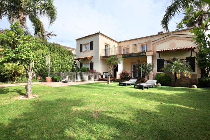 Image No.1-Villa de 7 chambres à vendre à Guadalmina