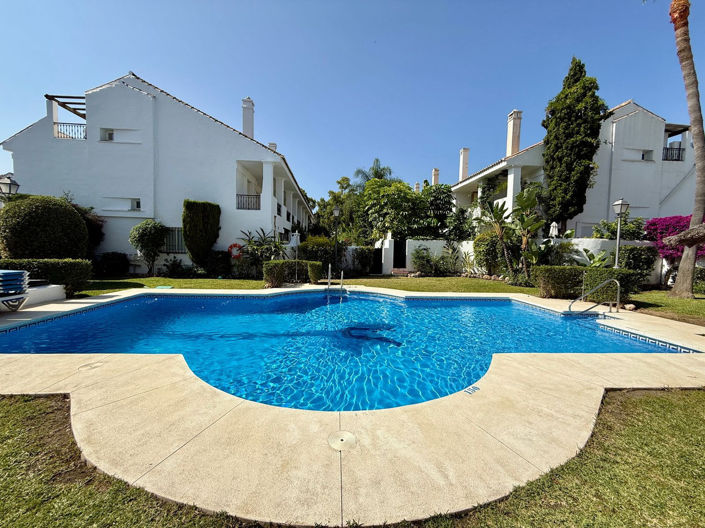 Image No.1-Maison de ville de 3 chambres à vendre à Nueva Andalucia