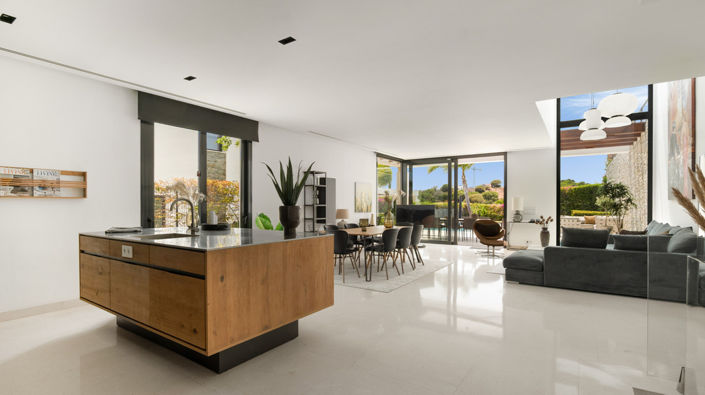 Image No.4-5 Bed Townhouse for sale