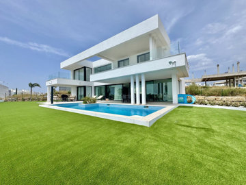 6 Bed Villa for sale