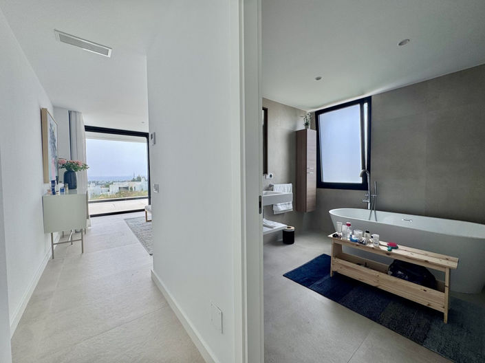 Image No.24-6 Bed Villa for sale