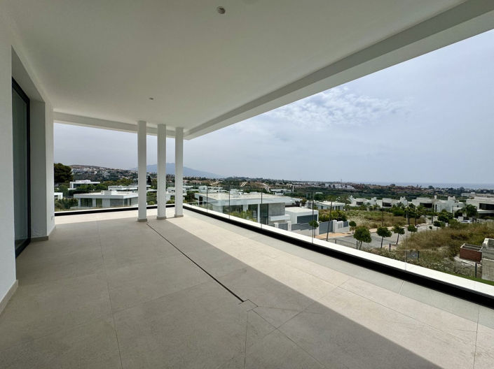 Image No.34-6 Bed Villa for sale