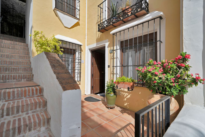 Image No.1-3 Bed Townhouse for sale
