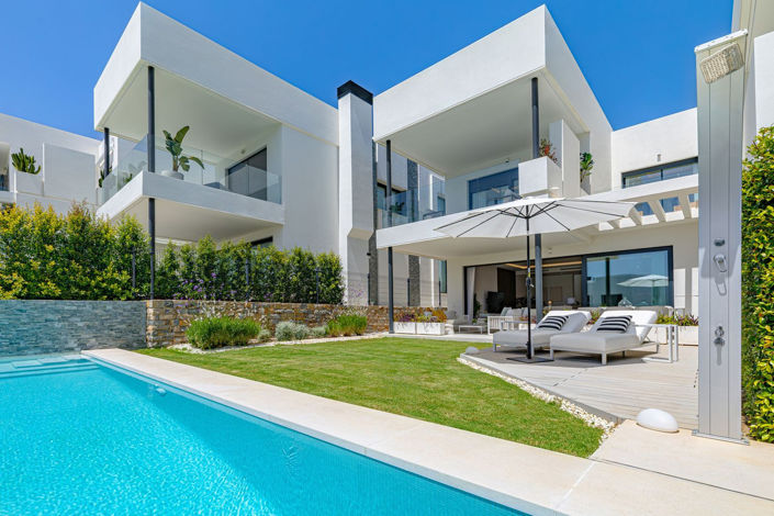 Image No.1-5 Bed Villa for sale