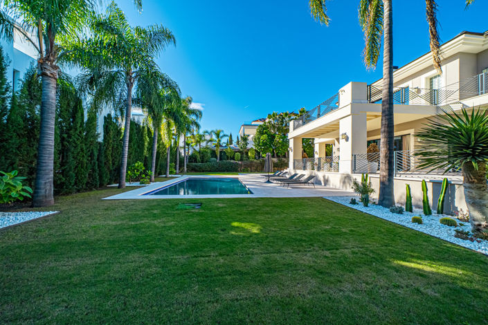 Image No.1-6 Bed Villa for sale