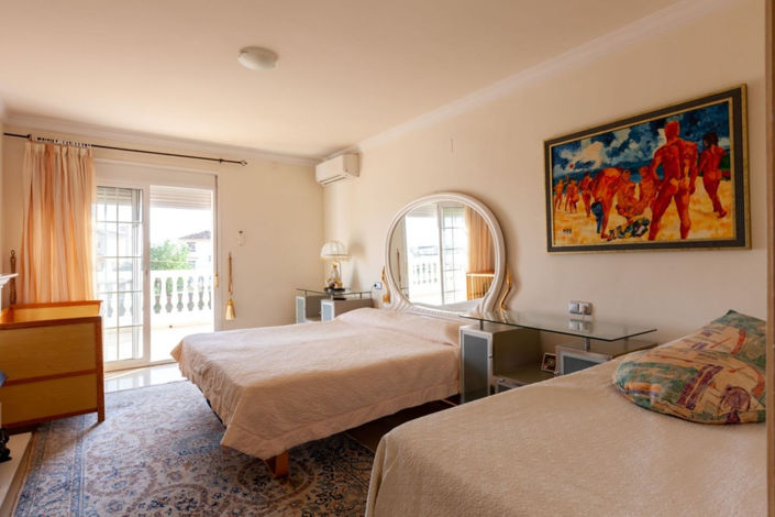 Image No.12-5 Bed Villa for sale