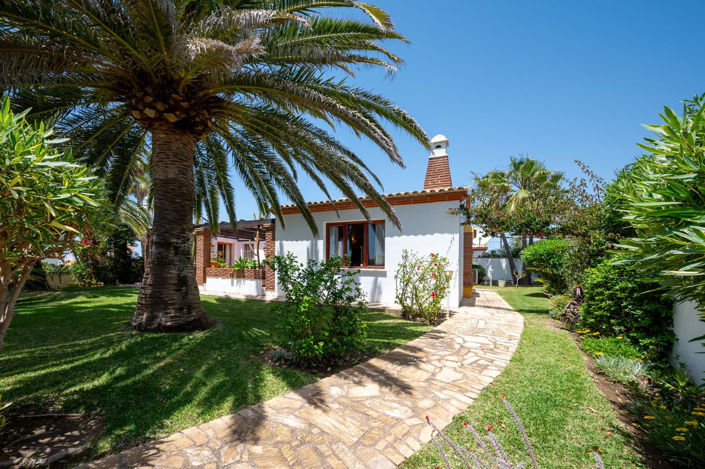 Image No.1-3 Bed Villa for sale