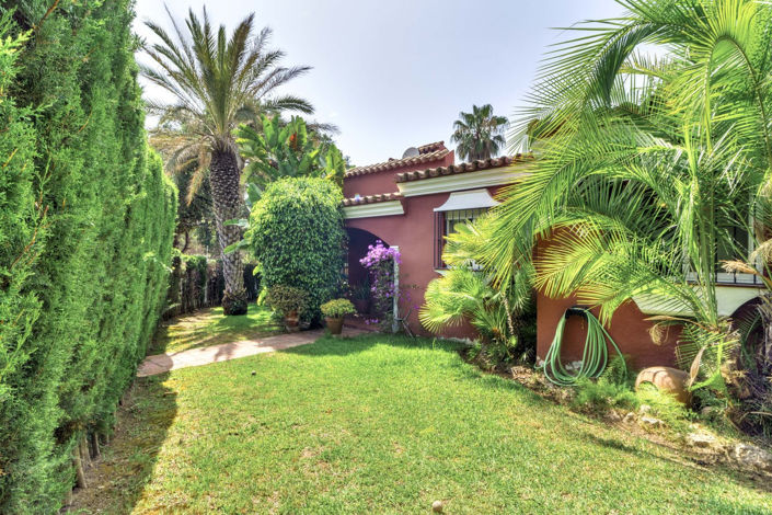 Image No.1-4 Bed Villa for sale