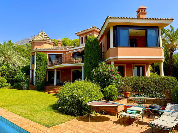 Image No.2-6 Bed Villa for sale