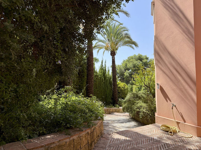 Image No.5-6 Bed Villa for sale