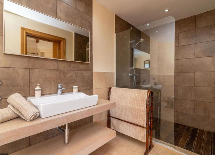 Image No.19-5 Bed Villa for sale