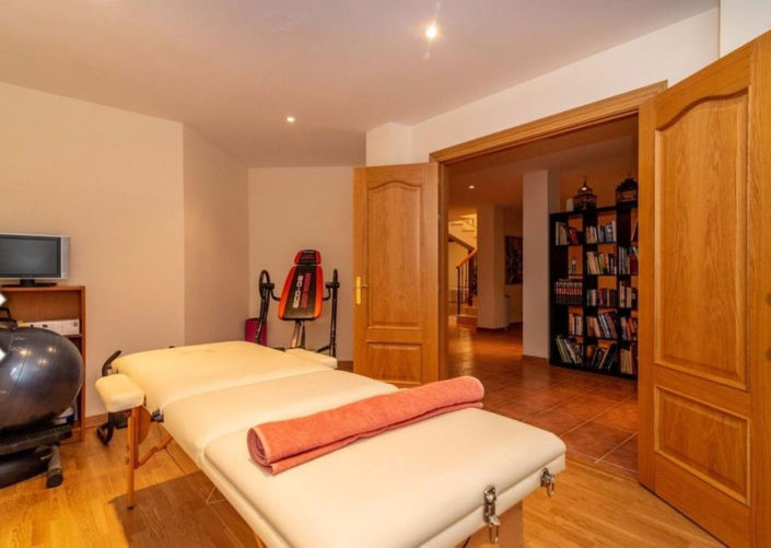 Image No.46-5 Bed Villa for sale