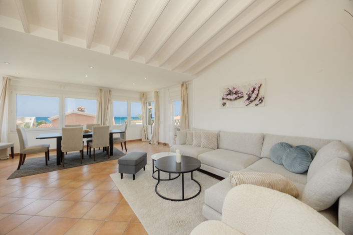 Image No.1-4 Bed Villa for sale
