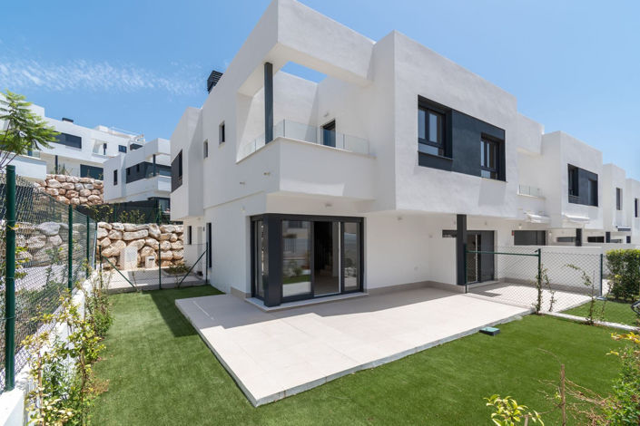 Image No.1-3 Bed Townhouse for sale
