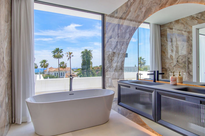 Image No.13-Villa de 4 chambres à vendre à Estepona