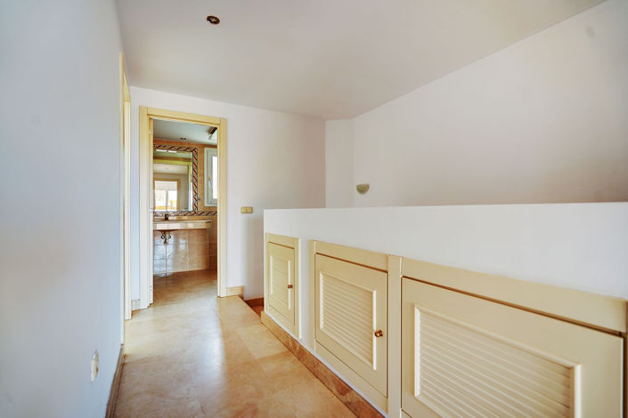 Image No.13-3 Bed Townhouse for sale