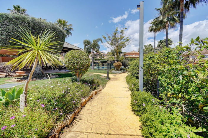 Image No.18-3 Bed Townhouse for sale