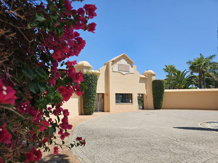 Image No.1-3 Bed Apartment for sale