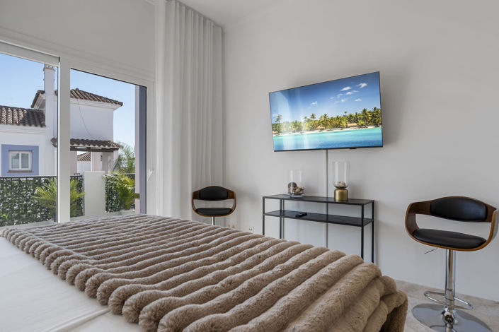 Image No.22-3 Bed Apartment for sale