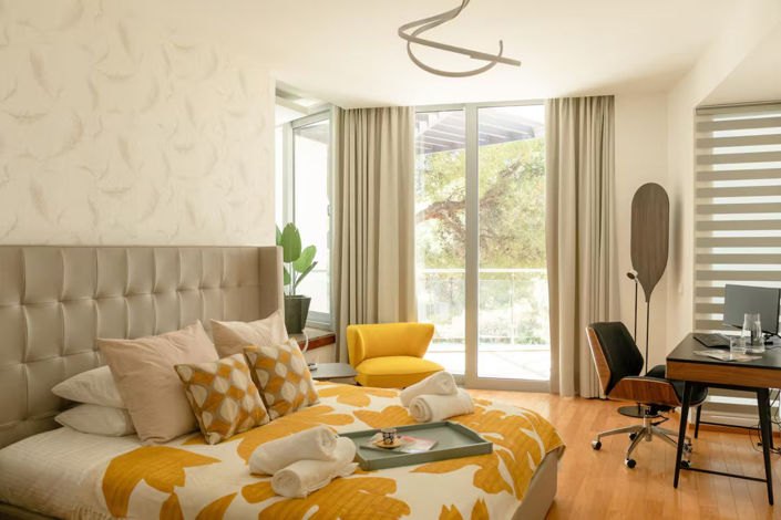 Image No.25-2 Bed Townhouse for sale