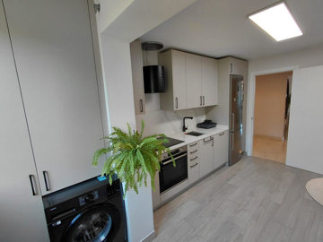 8-e64a9055bba3e77ac8aca3b893cdf826