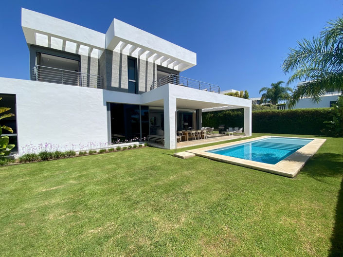 Image No.1-5 Bed Villa for sale