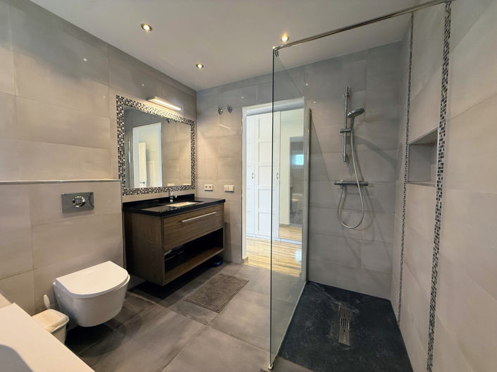 Image No.10-3 Bed Villa for sale