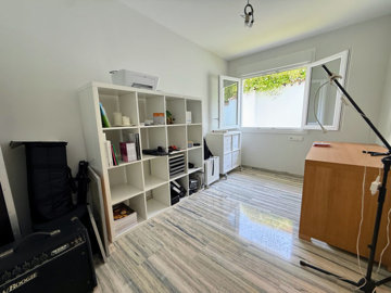 13-5fd73dea700db77384c091ca9818b1a9