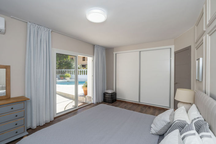 Image No.15-4 Bed Villa for sale