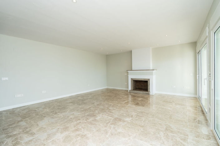 Image No.8-3 Bed Duplex for sale