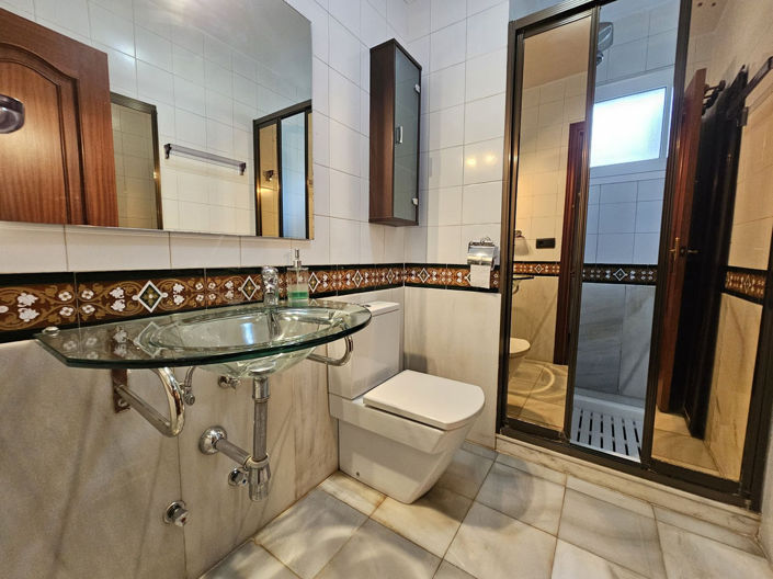 Image No.31-3 Bed Townhouse for sale