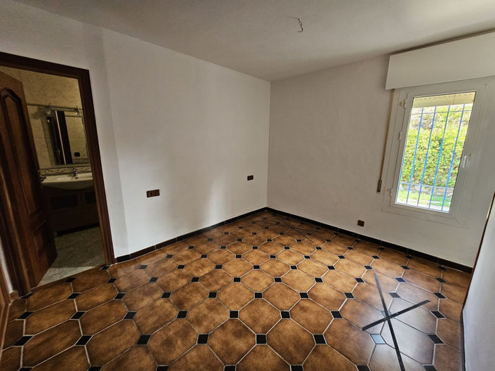 Image No.32-3 Bed Townhouse for sale