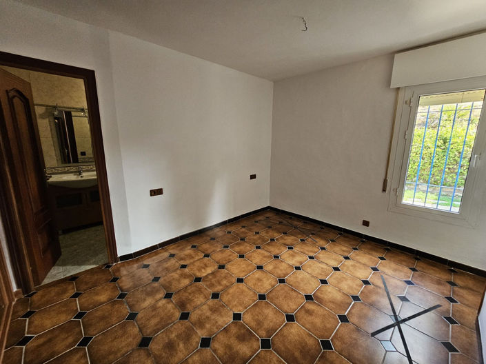 Image No.33-3 Bed Townhouse for sale