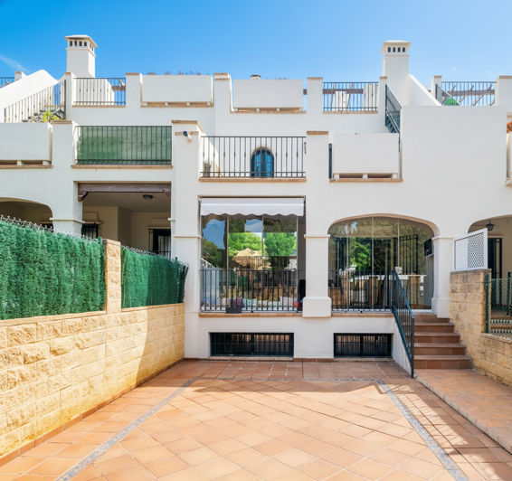 Image No.1-Maison de ville de 3 chambres à vendre à Marbella