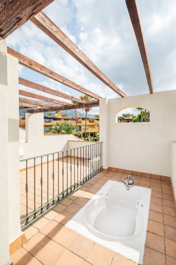 Image No.19-3 Bed Townhouse for sale