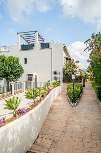 Image No.23-3 Bed Townhouse for sale