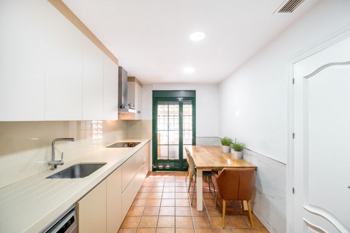 Image No.5-3 Bed Townhouse for sale