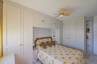 13-5fd73dea700db77384c091ca9818b1a9