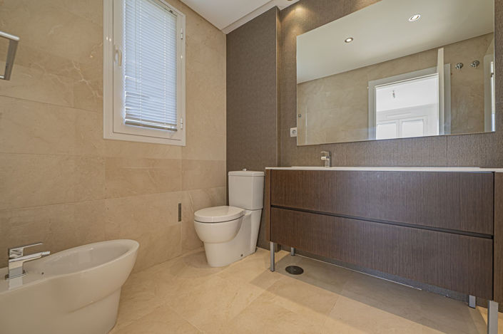 Image No.20-3 Bed Apartment for sale