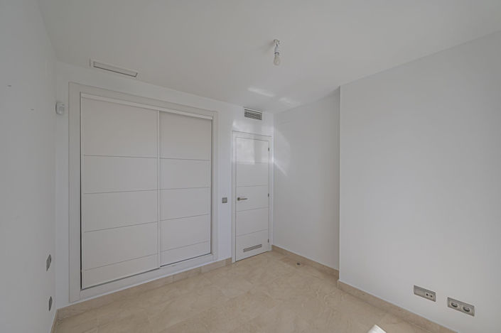 Image No.26-3 Bed Apartment for sale