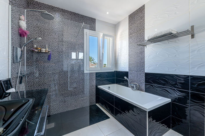 Image No.20-3 Bed Villa for sale