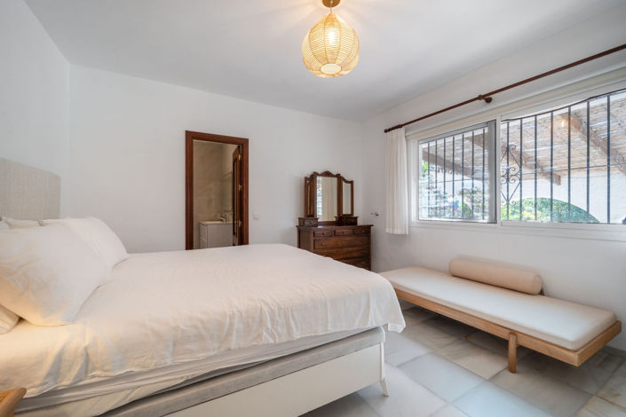 Image No.10-2 Bed Villa for sale