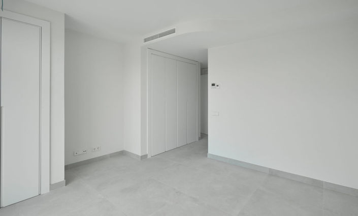 Image No.11-4 Bed Townhouse for sale