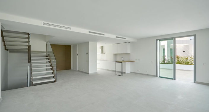 Image No.3-4 Bed Townhouse for sale