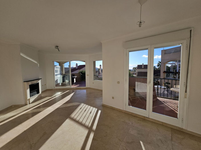 Image No.20-3 Bed Townhouse for sale