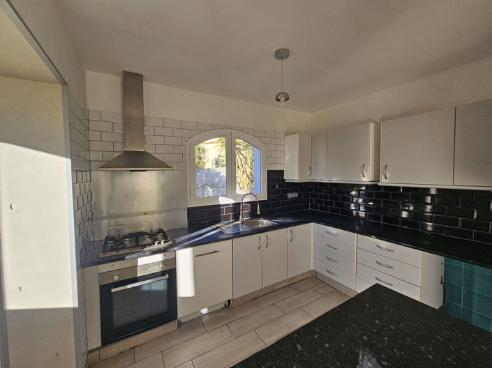 Image No.21-3 Bed Townhouse for sale