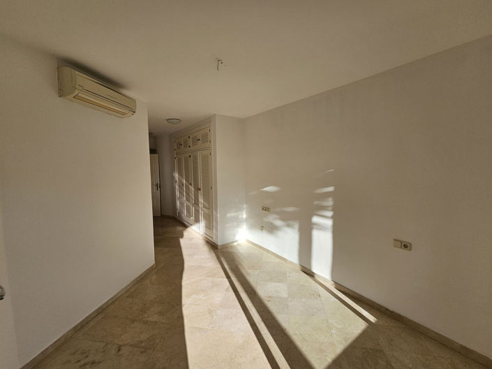 Image No.3-3 Bed Townhouse for sale